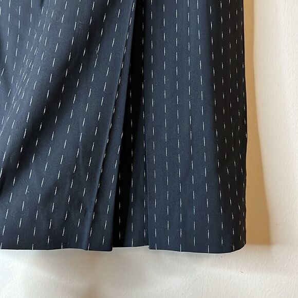 WORTH Black Large Pleat Skirt with White Pinstripe Style Pattern - Size 12 - Picture 4 of 10